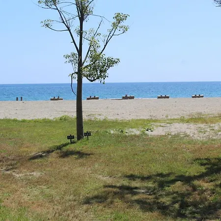 Au Bord De Mer, Avec Vue Mer Et Acces Plage *