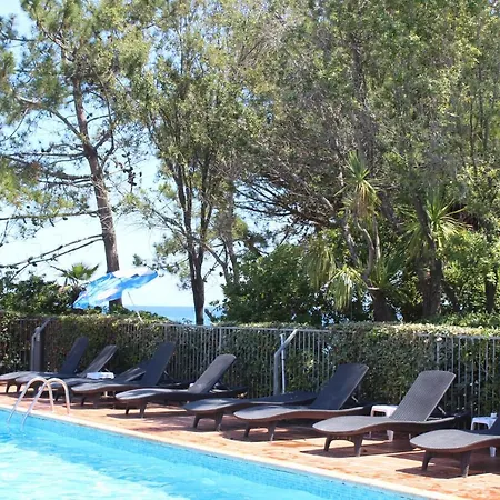 Au Bord De Mer, Avec Vue Mer Et Accès Plage